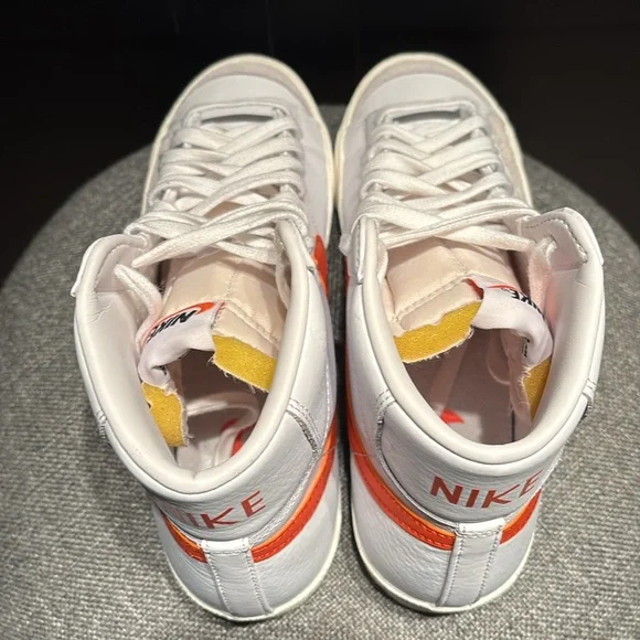 Nike Blazer Mid ‘77 Vintage Mens 9 Women’s 10.5 Orange-White-Sail - Picture 6 of 8